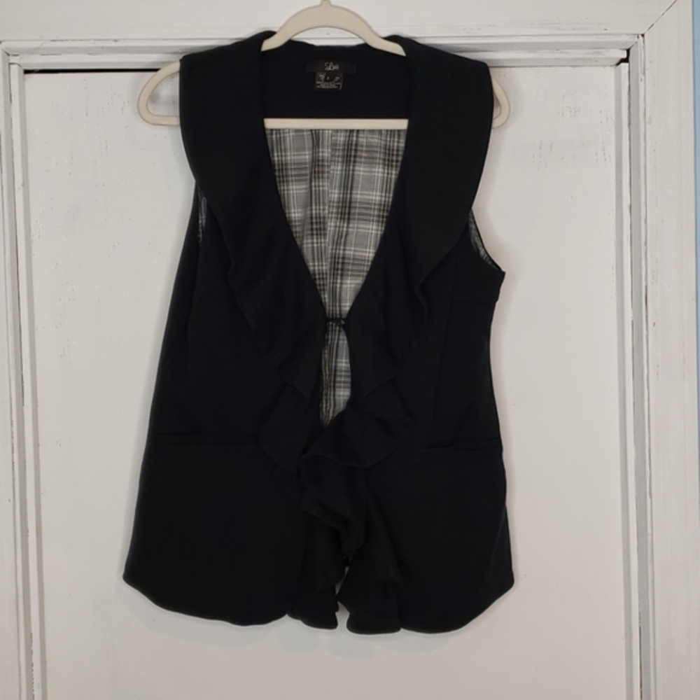 Luii Black Vest with Ruffle Dark Academia Style